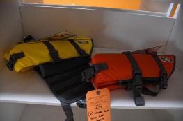 (2) OUTWARD HOUND SPLASH LIFE JACKETS - GIRTH 21"-27"