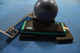 FITNESS EQUIPMENT; STEPS, BALL, ETC.