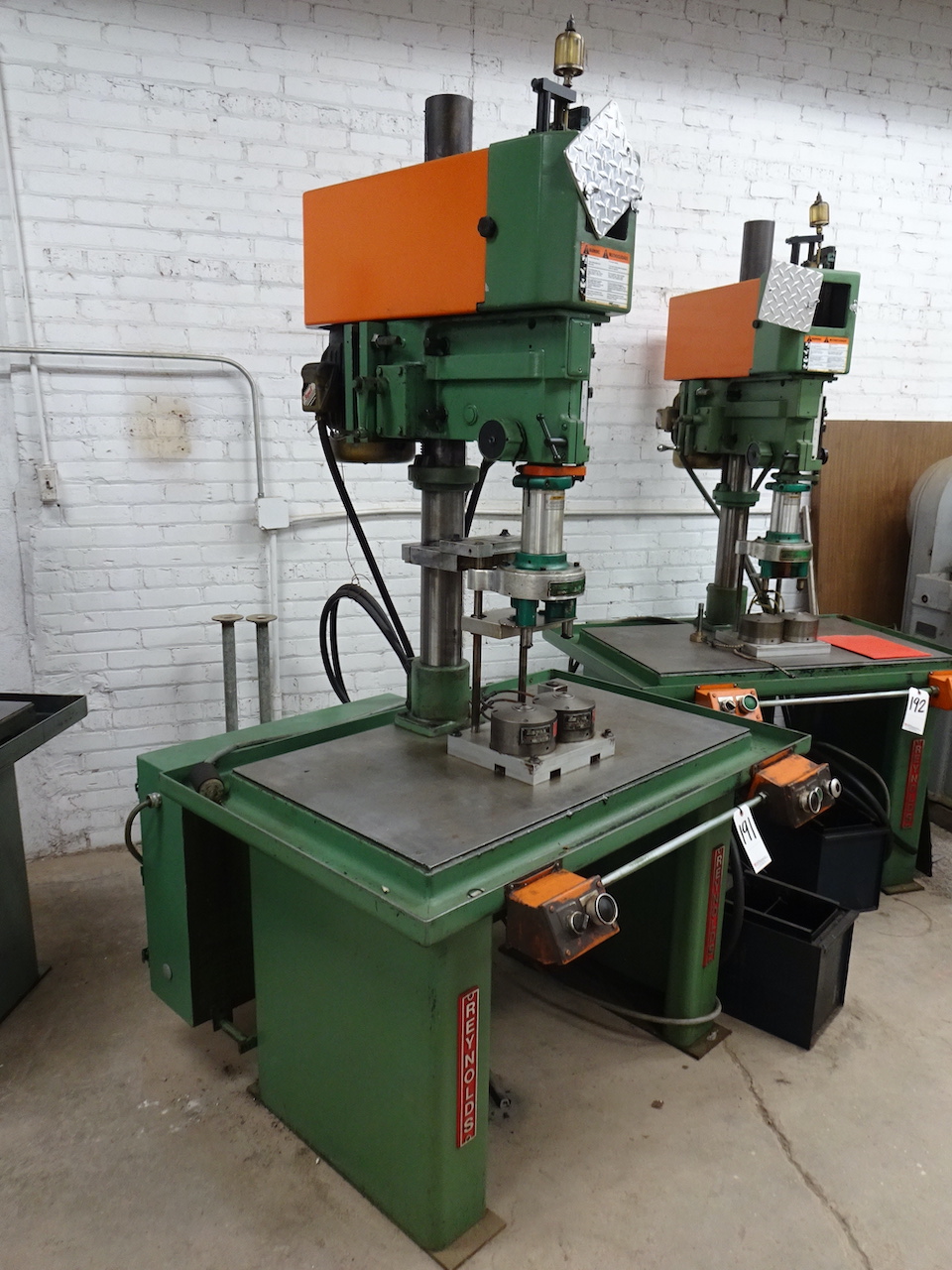 RMT/REYNOLDS MODEL L S/3 2-SPINDLE DRILL & TAP MACHINE, S/N C1003, (2) ZAGOR COLLET FIXTURES, 3