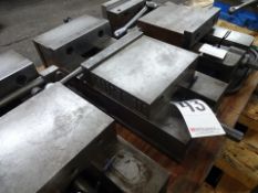 KURT 8 IN. MACHINE VISE