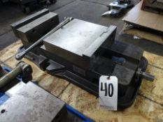 KURT 10 IN. MACHINE VISE