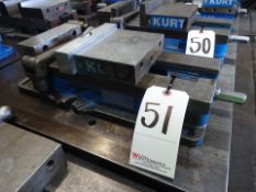 KURT 6 IN. MACHINE VISE