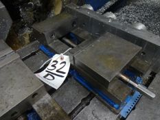 KURT 6 IN. MACHINE VISE