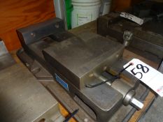 KURT 8 IN. MACHINE VISE