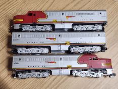 AMERICAN FLYER S GAUGE SANTA FE CHIEF ALCO PA ABA DIESEL LOCOMOTIVE SET 470, 471 AND 473