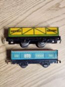 2 AMERICAN FLYER O GAUGE TIN LITHO GONDOLA 311131 AND ROCK ISLAND C.R.I.&P. GONDOLA 552