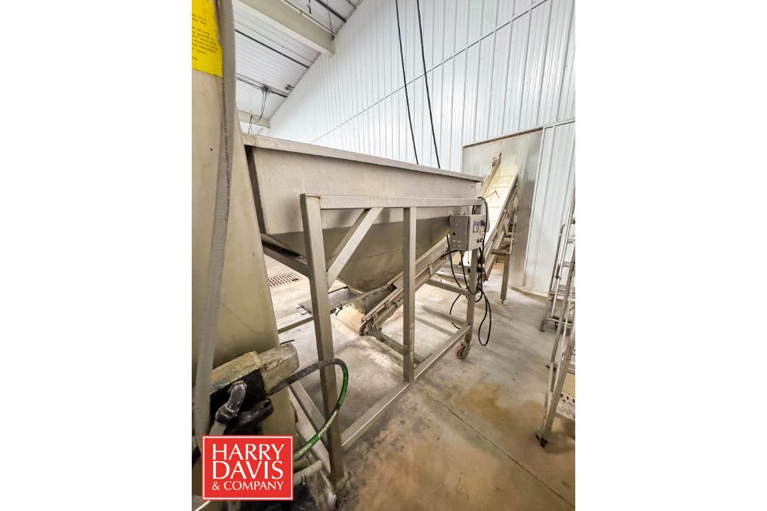 Portable S/S Hopper Conveyor: 29" x 1’ (Hopper: 67.5" x 43” x 35" Depth) (Subject to BULK BID: - Image 7 of 11