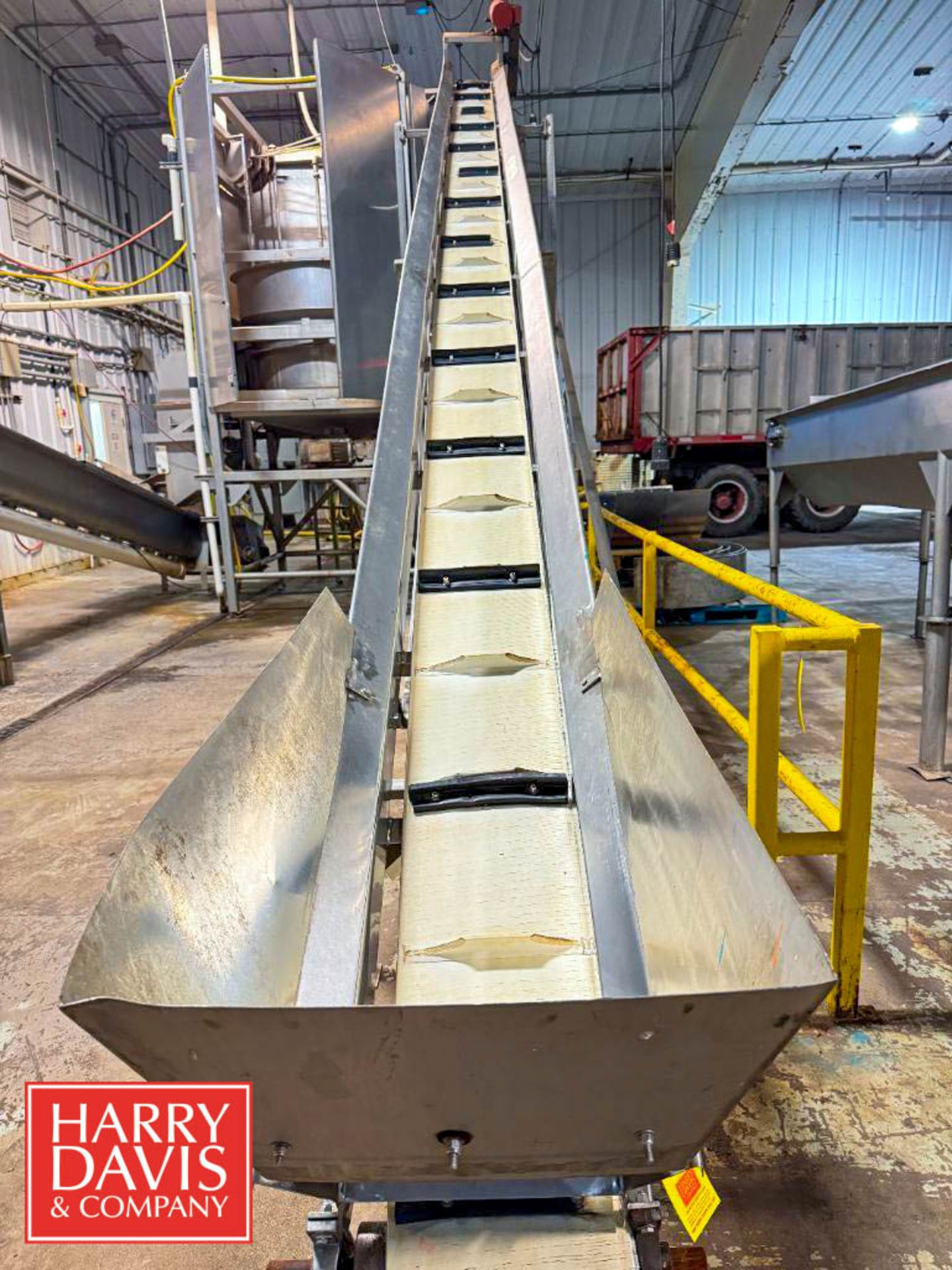 Incline Flighted Conveyor: 25' x 1' (Subject to BULK BID: Lot 6)
