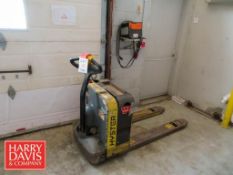 Hyster 4,000 LB Capacity Electric Pallet Lift, Model: W40Z, 24 Volts