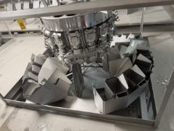 Ishida Multihead Combination Weigher with Funnel Buckets (Location: Dexter, MO)