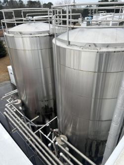 Walker 20,000 Gallon Jacketed All S/S Silo , S/N: VSHT 6448-R with Horizontal Agitation (Location: B