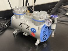 Rocker 811 Vacuum Pump