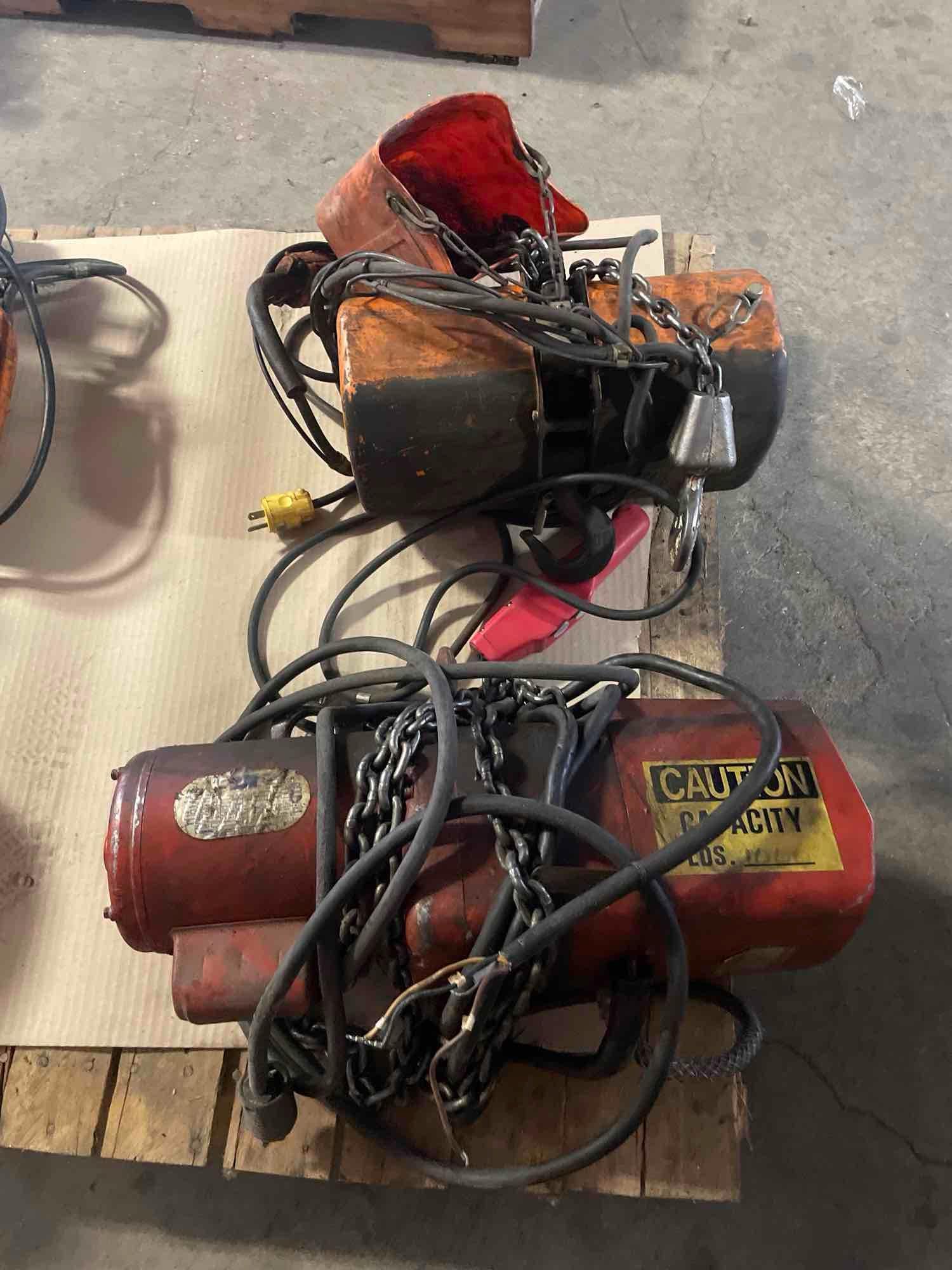 Lot of 2 Hoists: (1) 1/2 Ton Doerr (1) 1/4 Hitachi Hoists