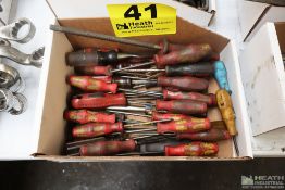 ASSORTED SCREW DRIVERS