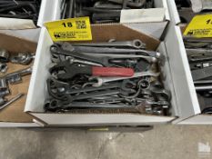 LARGE QTY OF ASSORTED WRENCHES