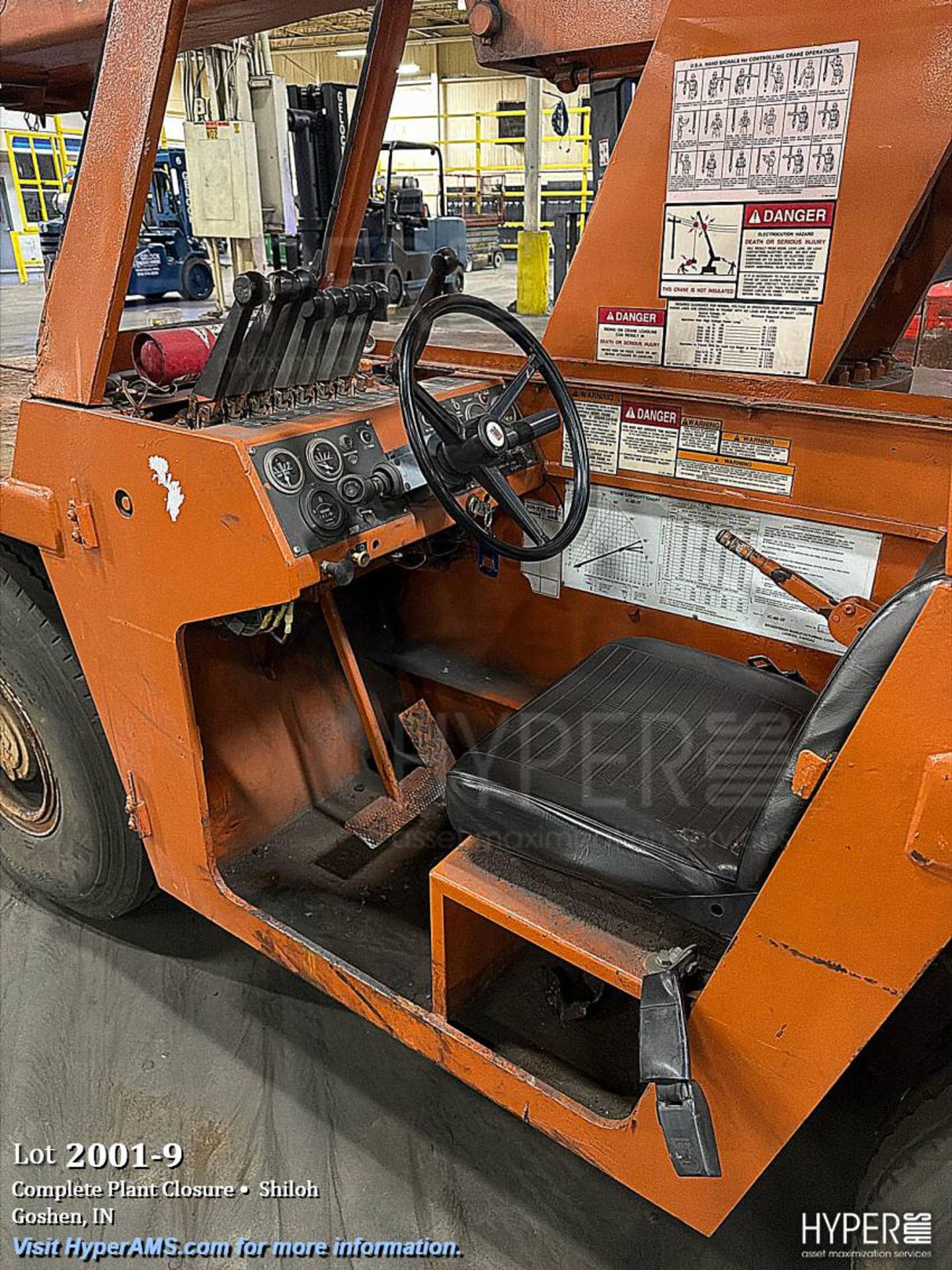 Broderson IC-80-2F Carry Deck Crane - 16,000 lb. Capacity, 30 ft Boom - Image 9 of 12