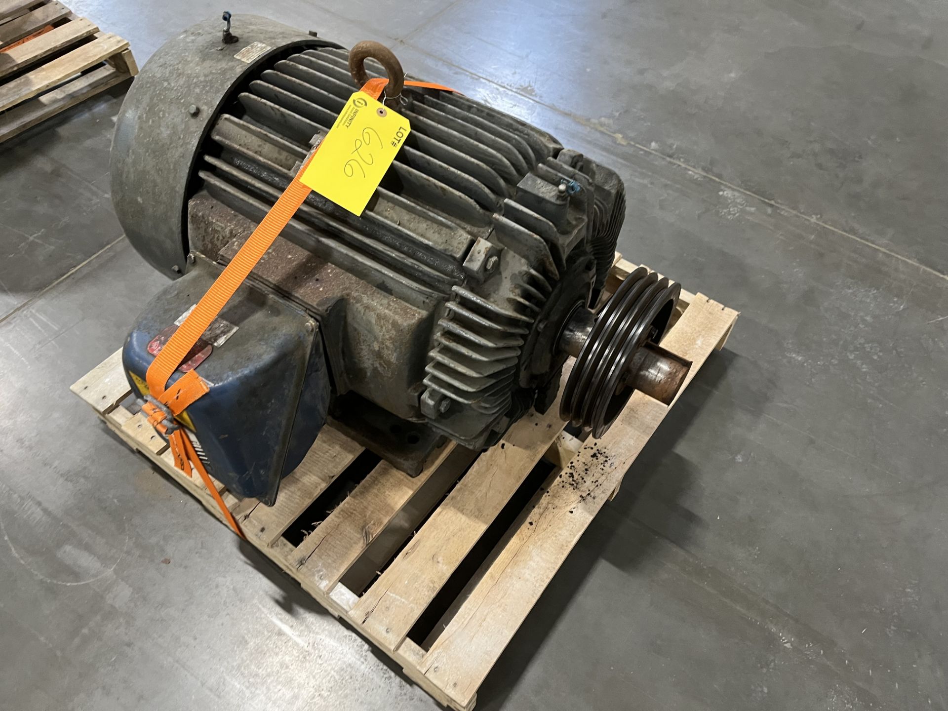 100 Hp Westinghouse Motor 1800 RPM 405T frame ( BLD 29 between Settlers )