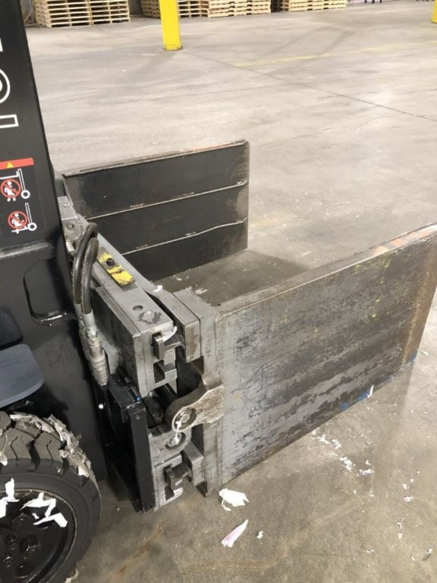 2024 TOYOTA 50-8FGCU25 LPG Tire Forklift with Clamp attachment, 5,000 lb capacity, FSV mast, 189" - Image 2 of 4