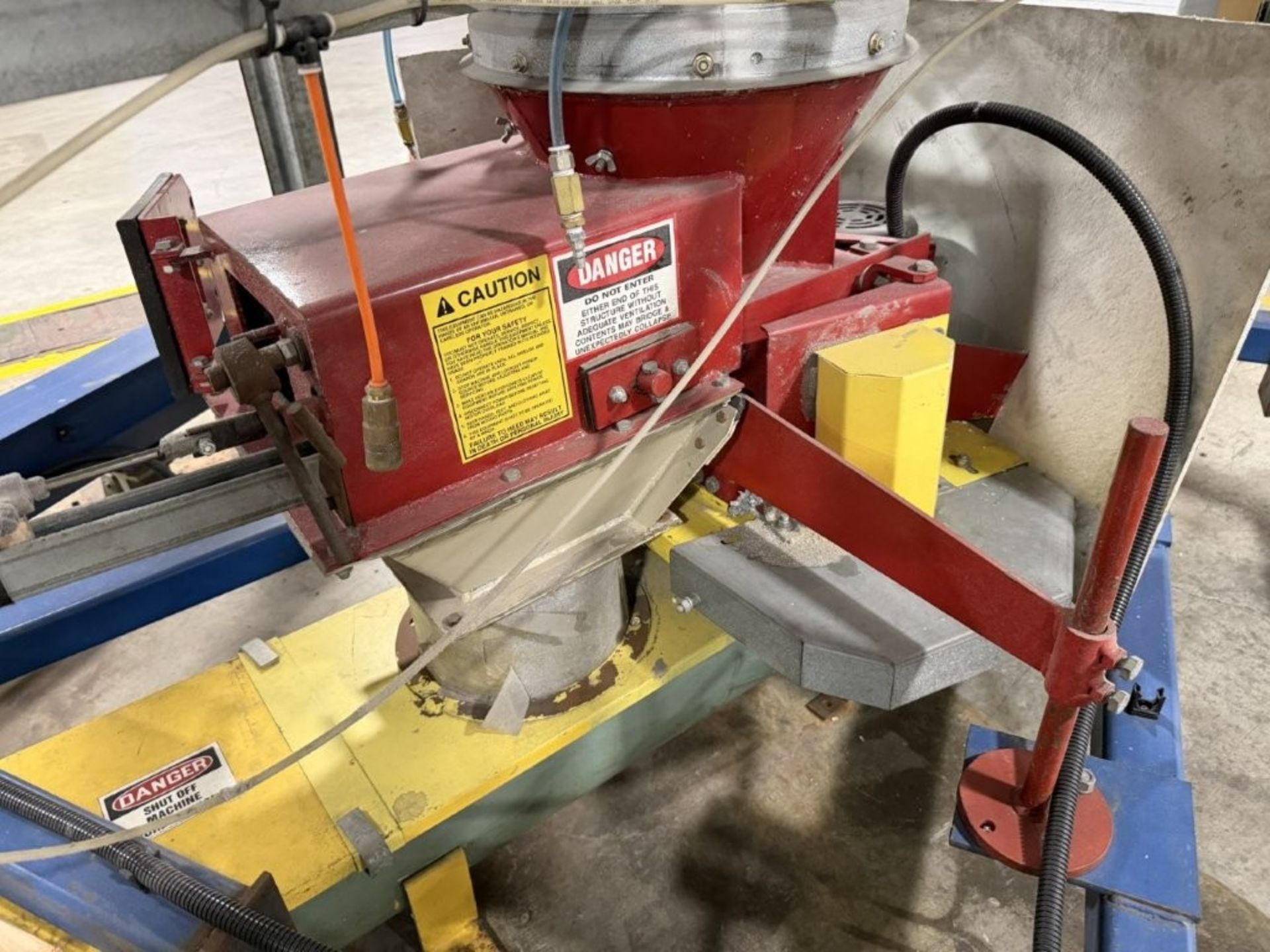 BROCK/FLYING DUTCHMAN 8 UNIT INDOOR BULK MATERIAL STORAGE AND HANDLING SYSTEM - Image 5 of 9