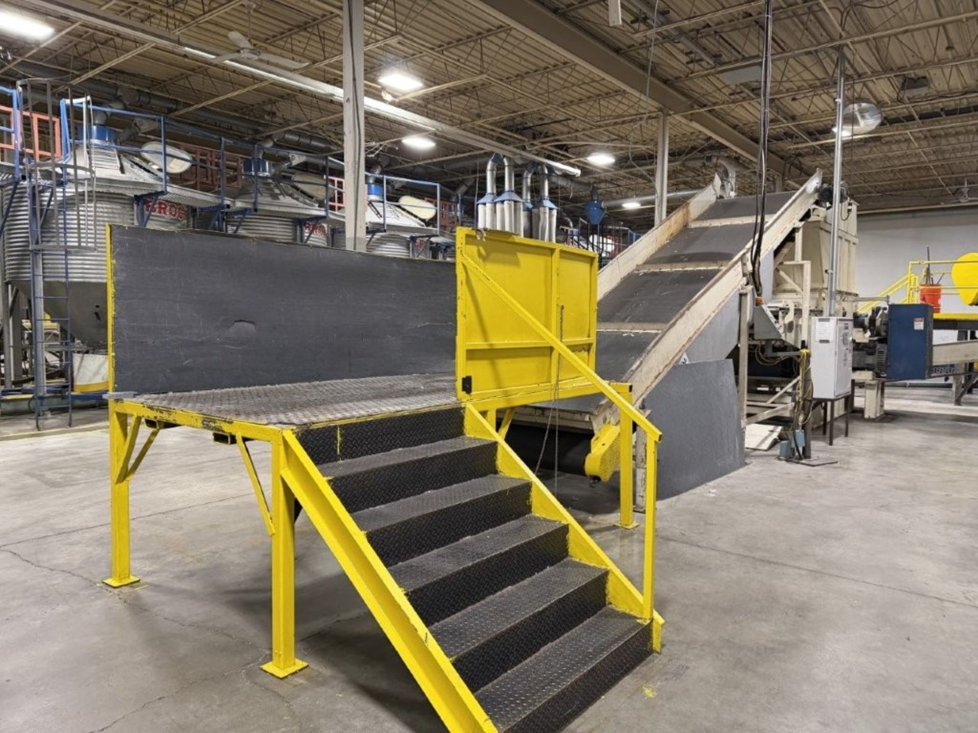 RETECH INDUSTRIES HEAVY-DUTY INDUSTRIAL SHREDDER - Image 2 of 6