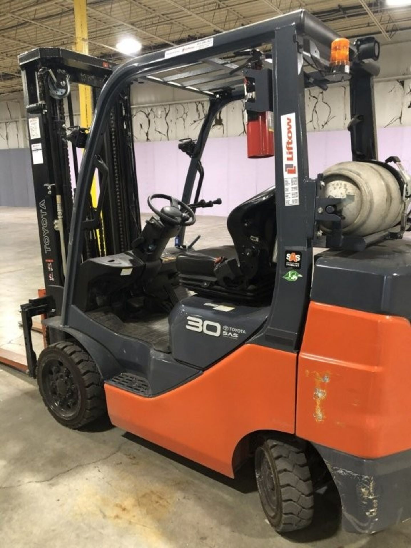 2024 TOYOTA 50-8FGCU30 LPG Forklift, 5,120 lbs. capacity, FSV mast, side shift, 187" max. height,