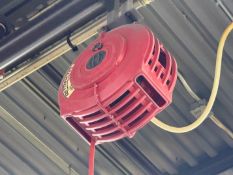 LOT (4) RETRACTABLE REELS, (2) EXTENSION CORDS, (2) AIR HOSE (CEILING MOUNTED)