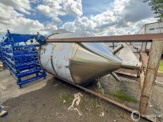 STAINLESS STEEL MIXING SILO (RIGGING FEE $950)