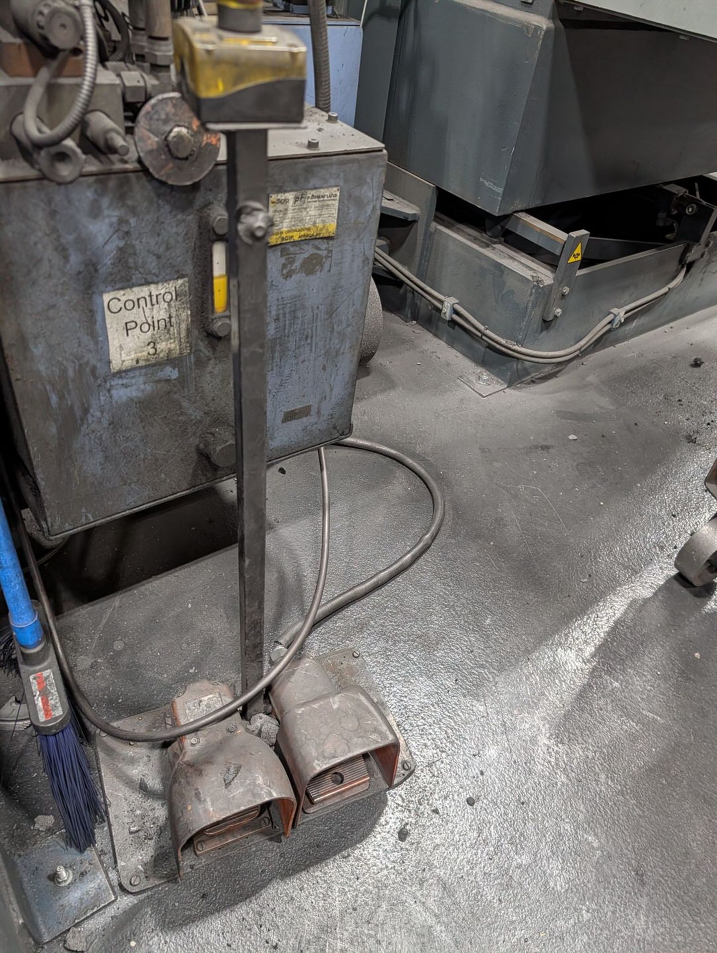 2005 PBMA 100T Breakout Press 100Ton - Image 9 of 11