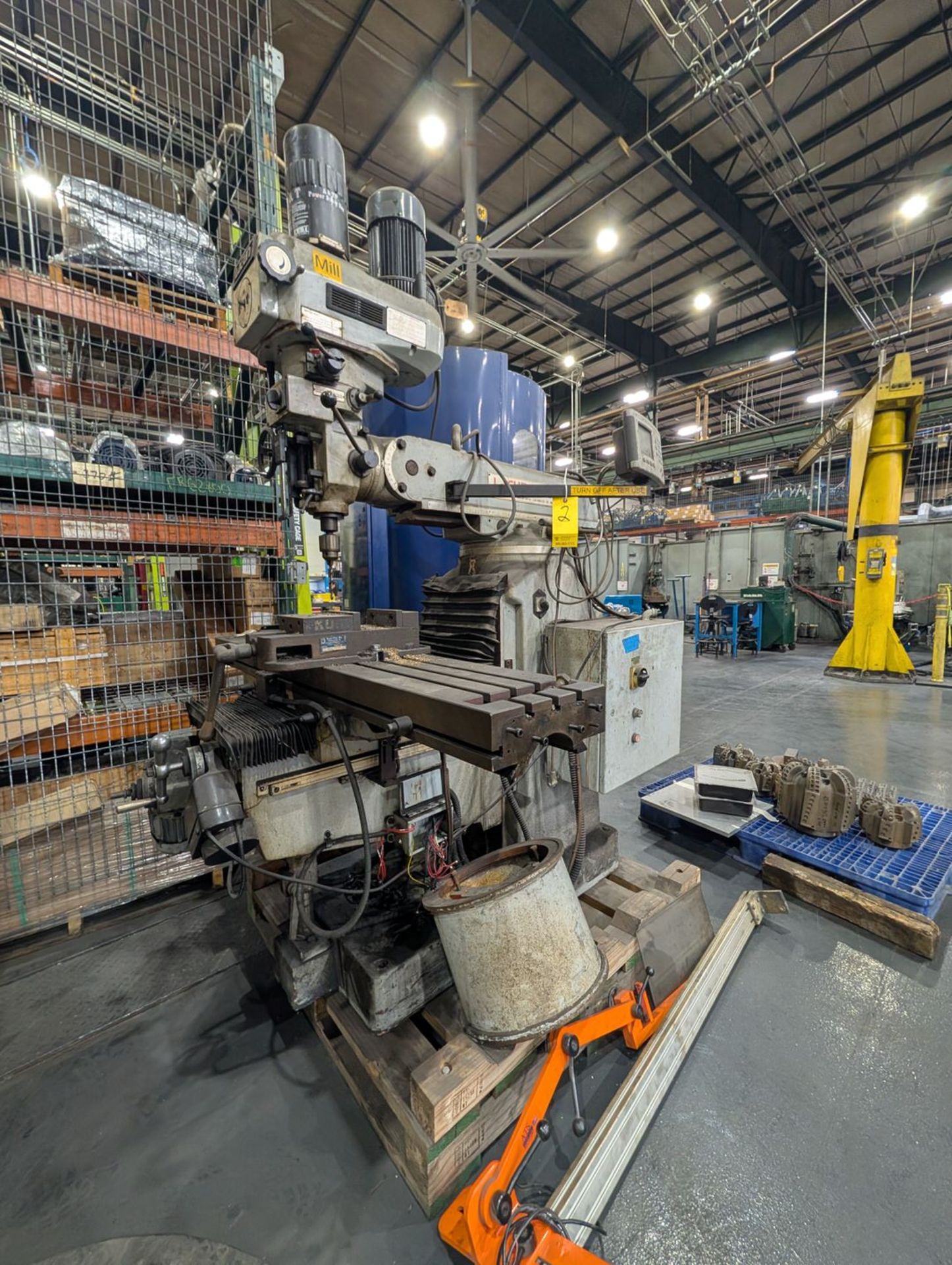 Lagun Deluxe-3L Milling Machine 11"x58" Table; W/ Acu-Rite Control; W/ Safety Guard (Parts only - Image 4 of 11