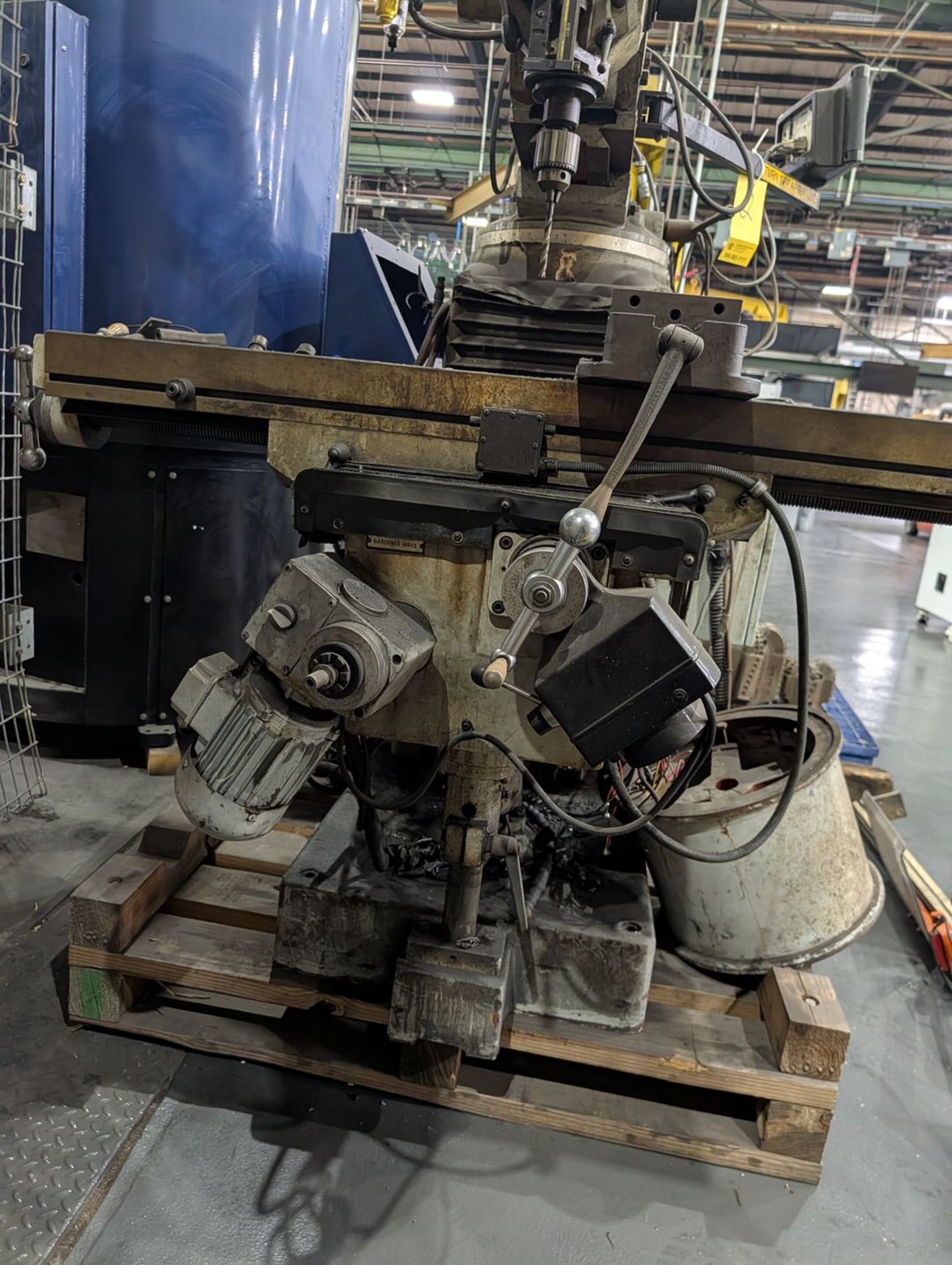 Lagun Deluxe-3L Milling Machine 11"x58" Table; W/ Acu-Rite Control; W/ Safety Guard (Parts only - Image 10 of 11