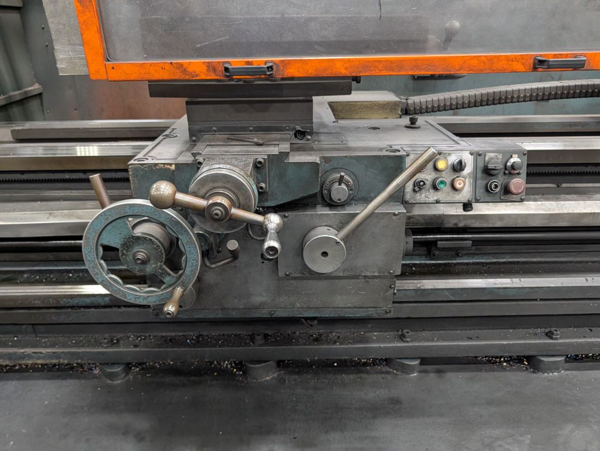 2009 Kuraki PA3512030 Manual Lathe 28" 4-Jaw Chuck; 460/3/60; Apprx. 120" distance between - Image 6 of 17