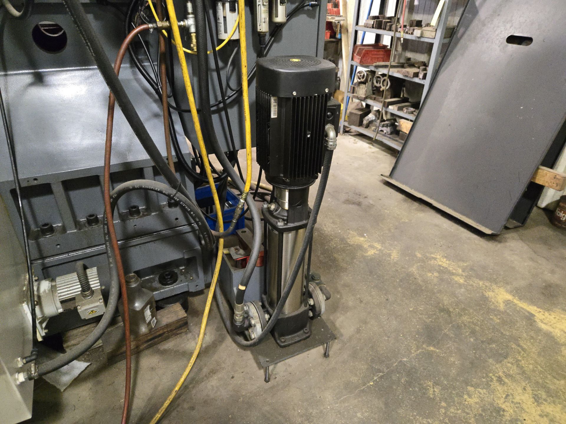 2010 YCM MV106A VMC w/ 30 Slot ATC, Yeong Chin Fanuc MXP-200i Controller - Image 12 of 15