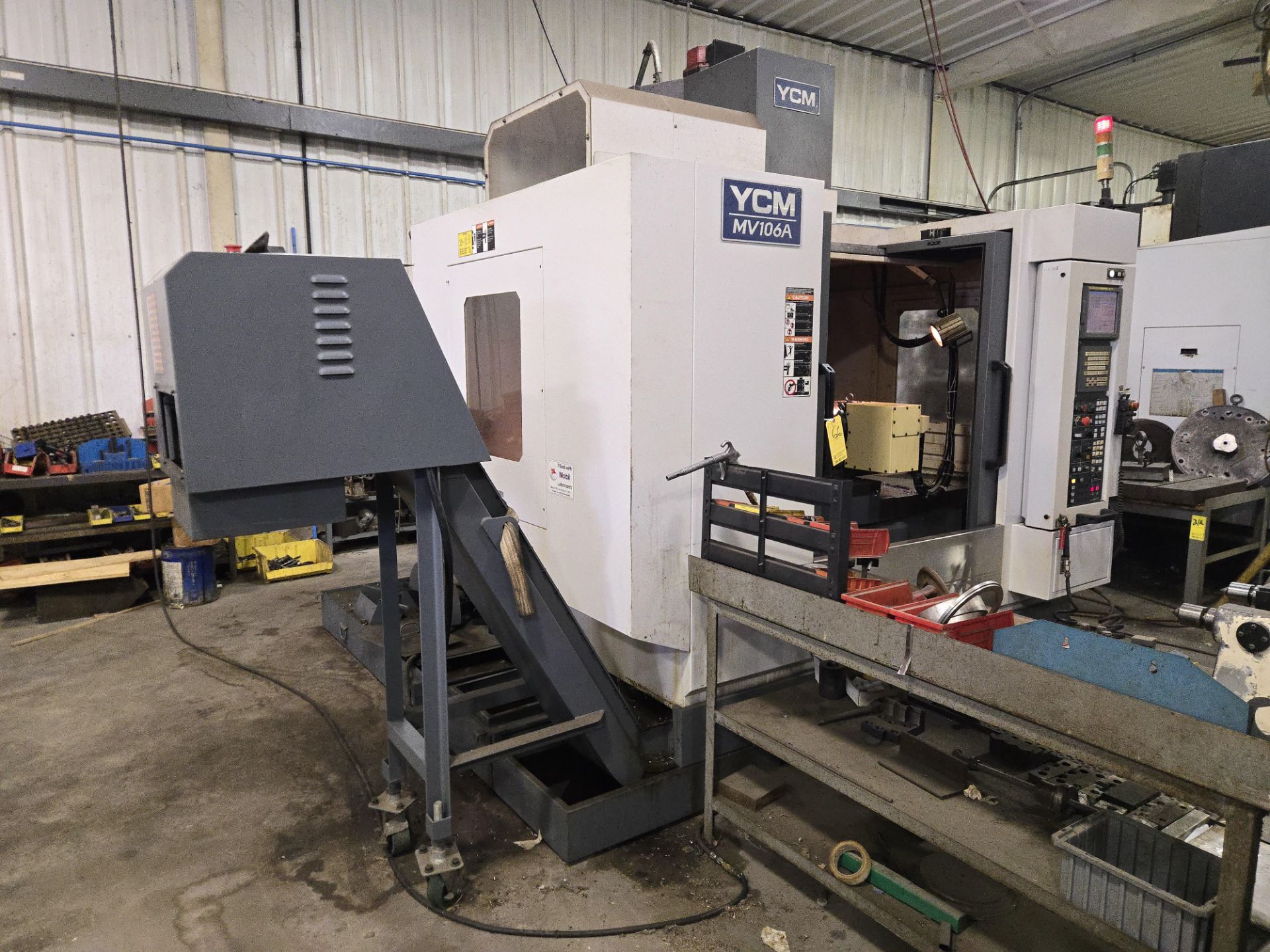 2010 YCM MV106A VMC w/ 30 Slot ATC, Yeong Chin Fanuc MXP-200i Controller - Image 2 of 15