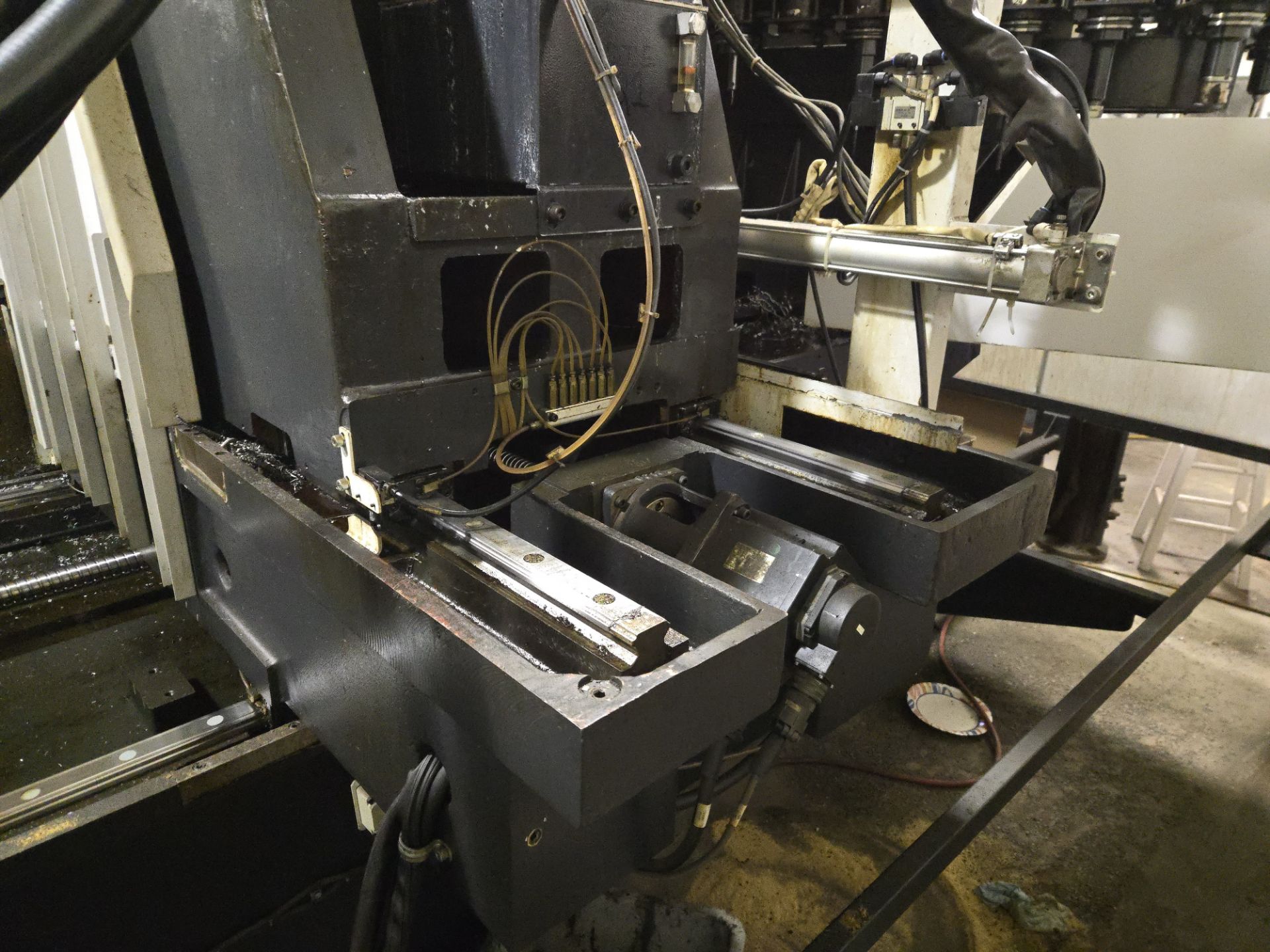 2007 Mazak VTC-2500/50 VMC w/ Renishaw TS27R Tool Probe, Mazatrol 640MV Controller - Image 6 of 17