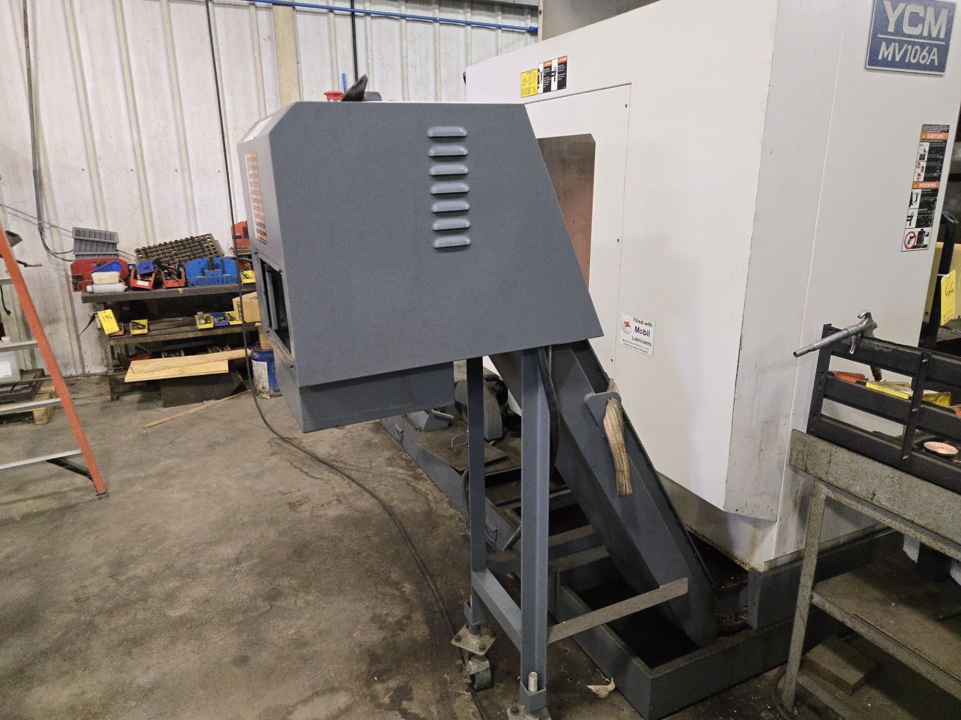 2010 YCM MV106A VMC w/ 30 Slot ATC, Yeong Chin Fanuc MXP-200i Controller - Image 6 of 15