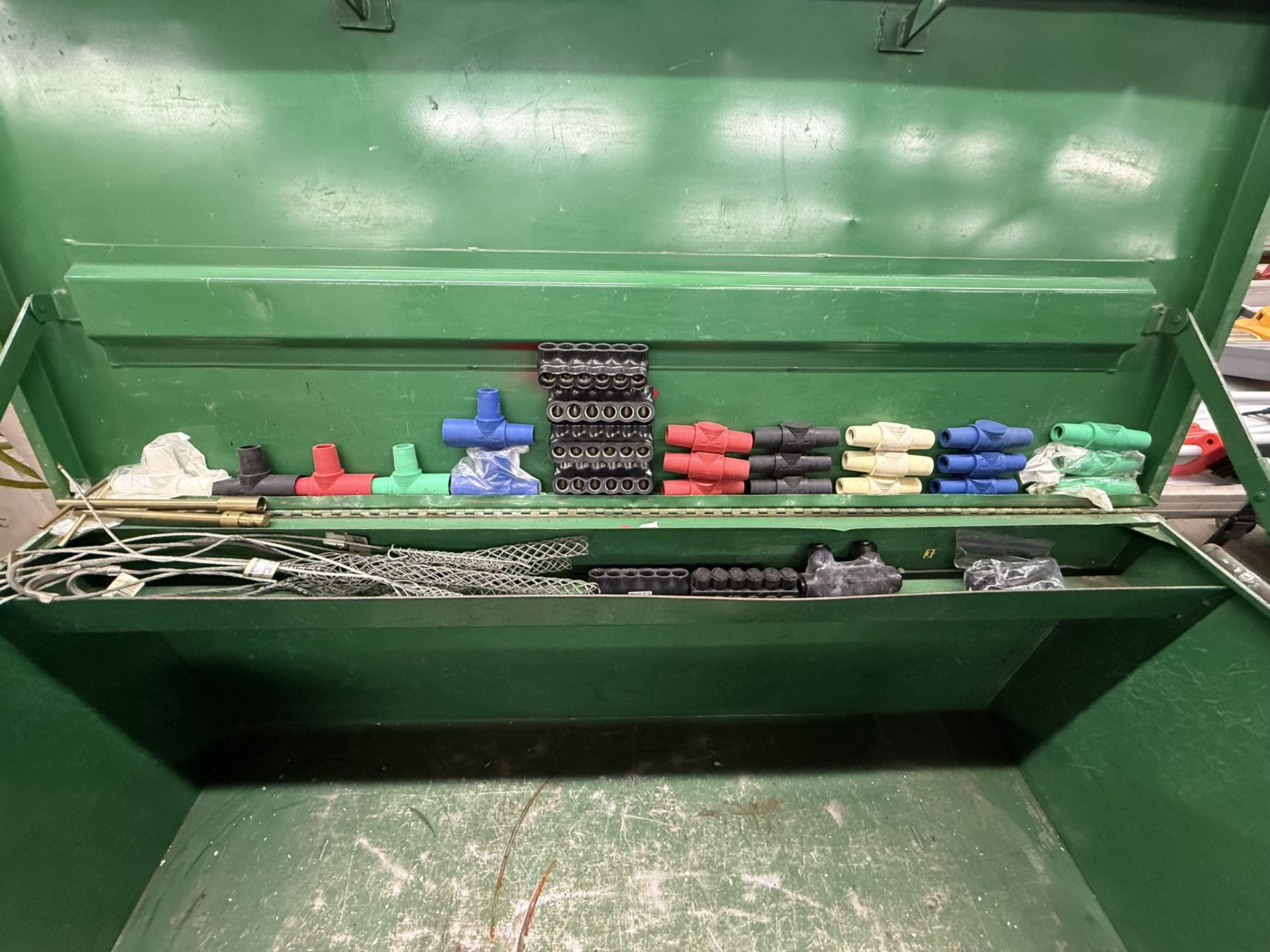 Greenlee #628 Port. Job Box w/ (25) - 4/0 Cam Lock Cables, Cam Lock Connector "T"'s - Image 11 of 11