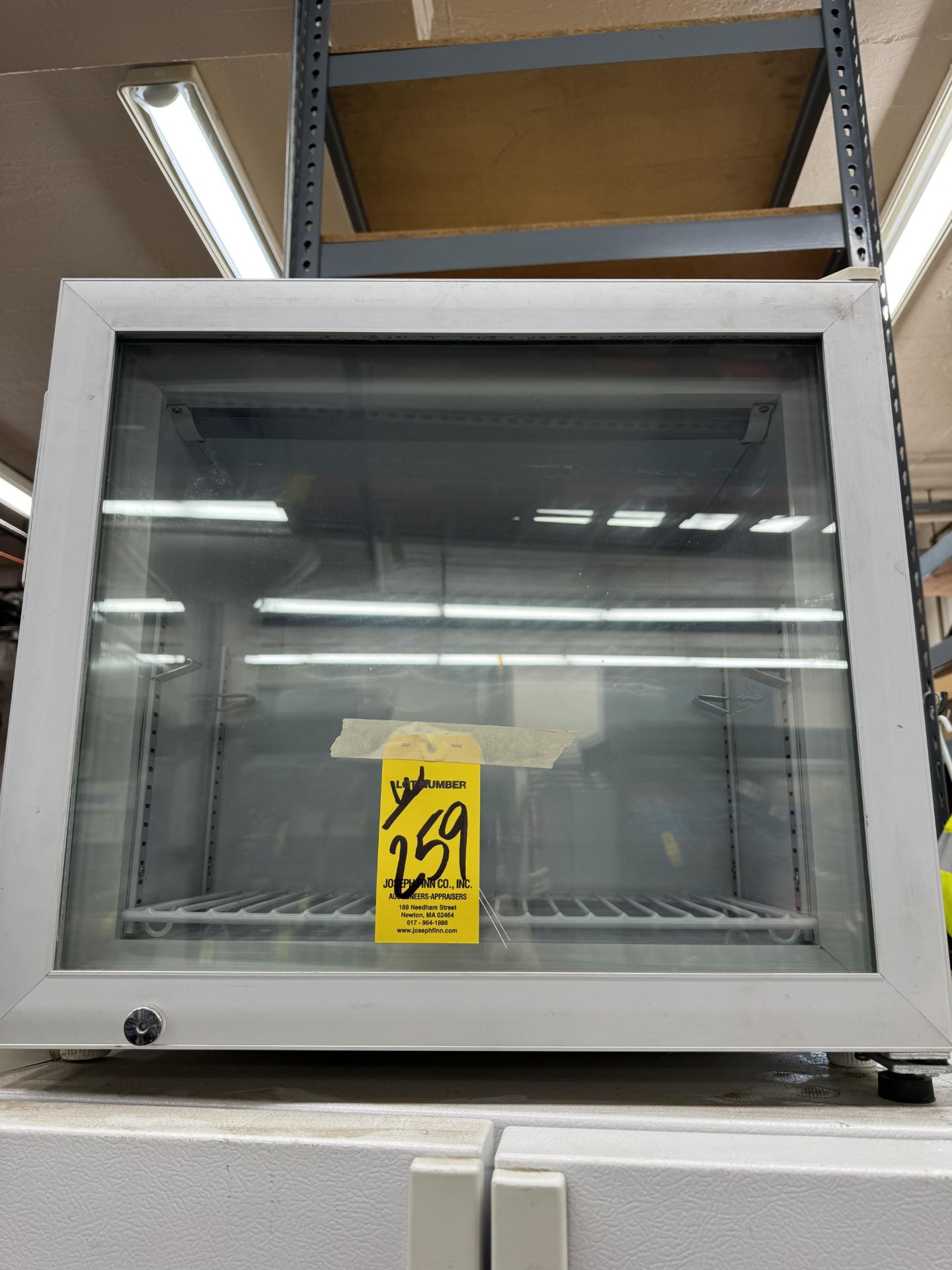 LOT Amana Refrigerator, Glass Front Cooler - Image 4 of 4