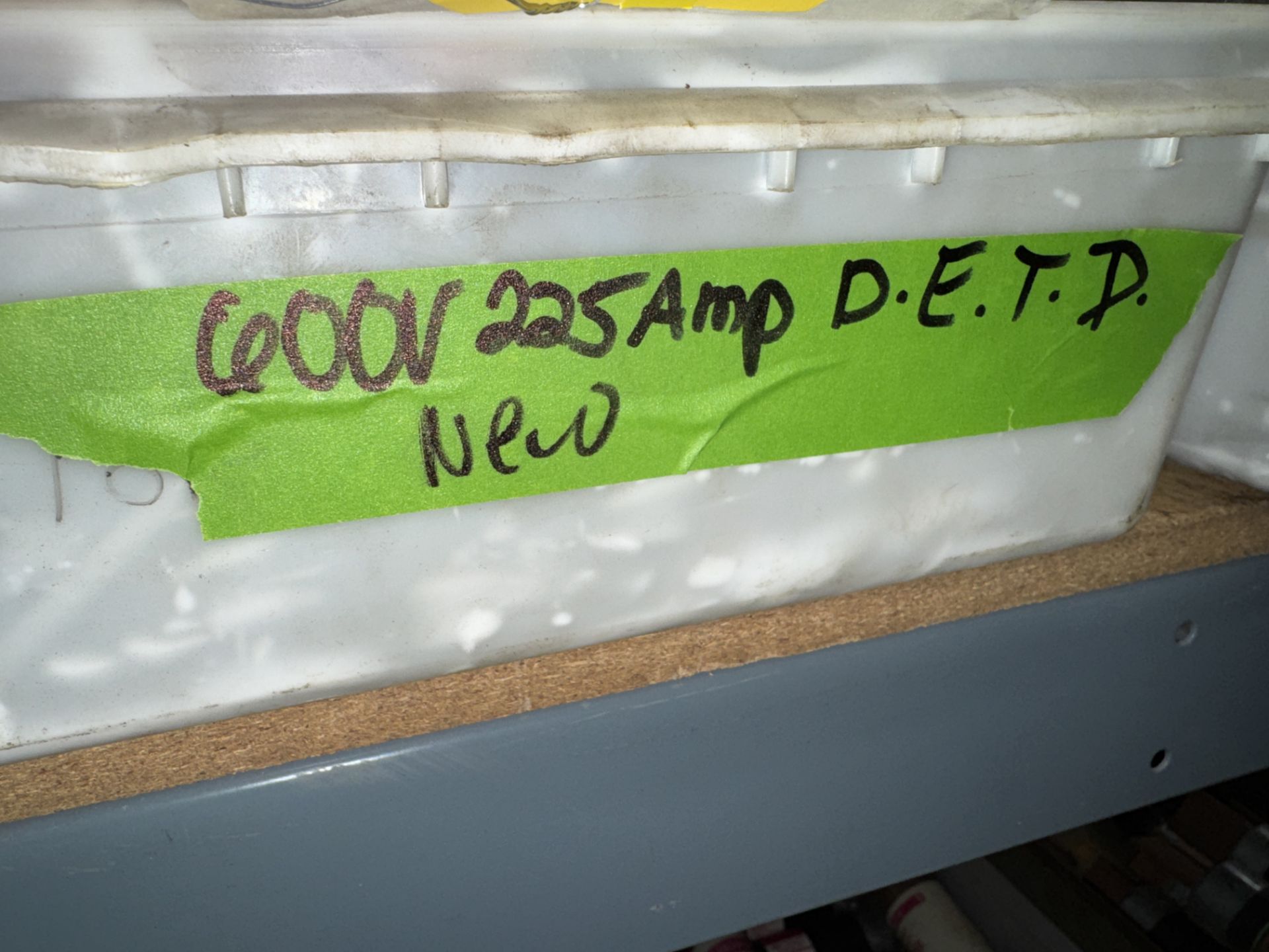 LOT (5) Fuses in Bin, 225 AMD, 600 V (New) - Image 3 of 3