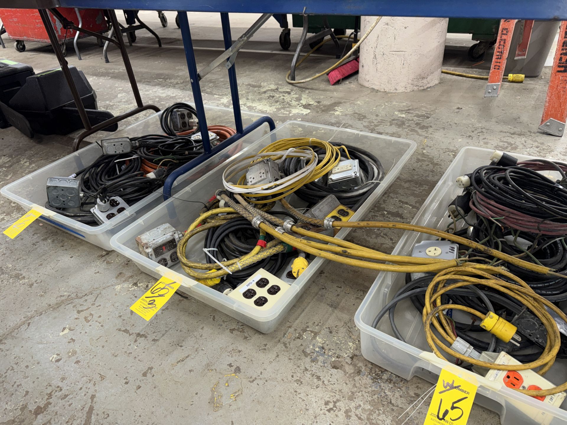 LOT Electrical Socket Boxes, HD Extension Cables in (3), 120 V
