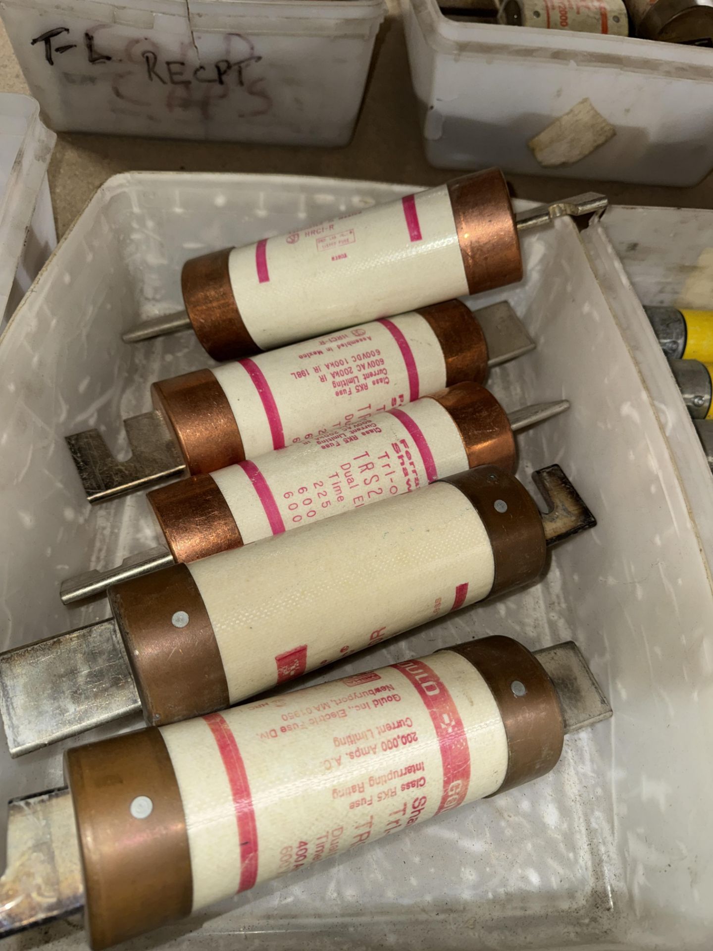 LOT (5) Fuses in Bin, 225 AMD, 600 V (New)