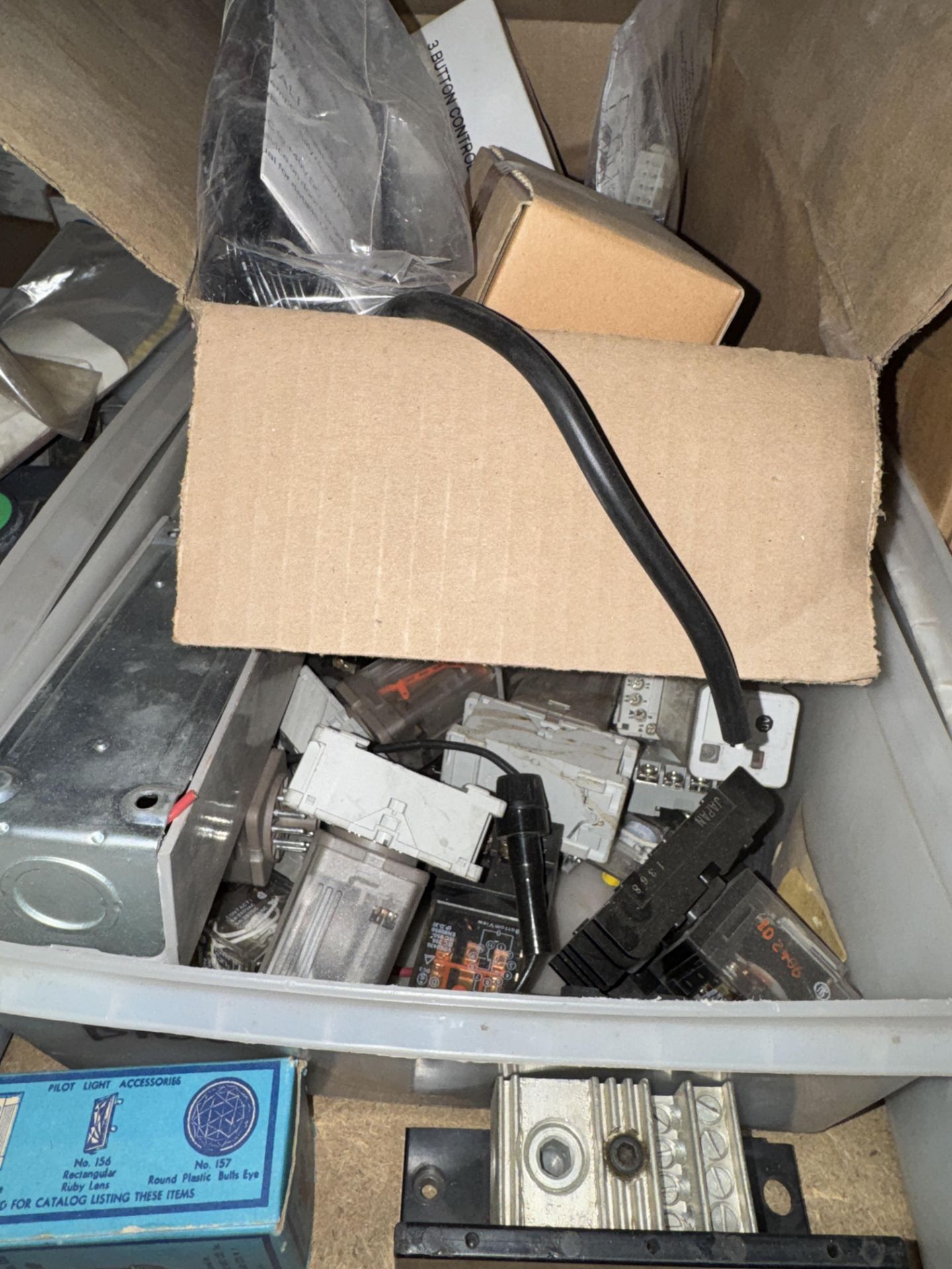 LOT Asst. Ceiling Fans, Relays, Crimp Lugs, Splicers, Cold Shrinks, Ports, Wire Caps, Signa - Image 6 of 14