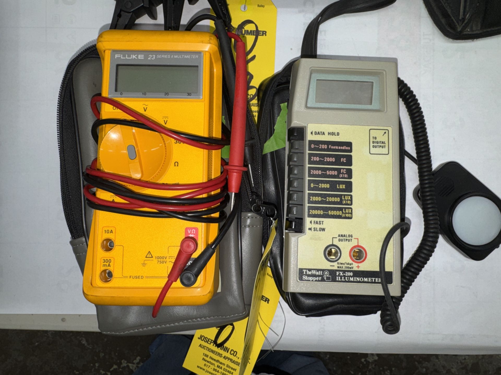LOT Fluke 23 Multimeter, Watt Stopper FX-200 Illuminator w/ Cases