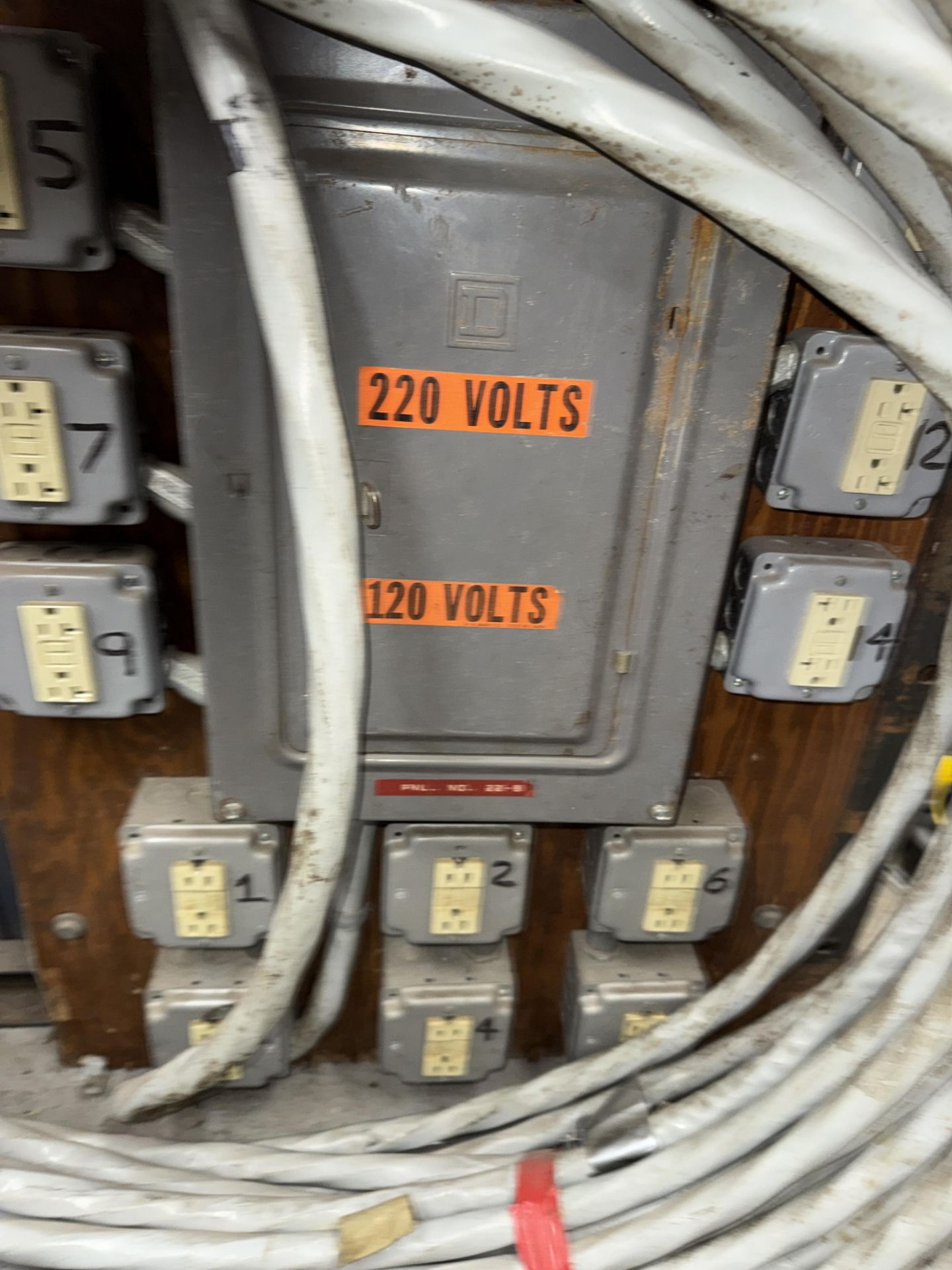 Remote Electrical Service Station, Including Cable & Breaker Box w/ Receptacles - Image 3 of 3