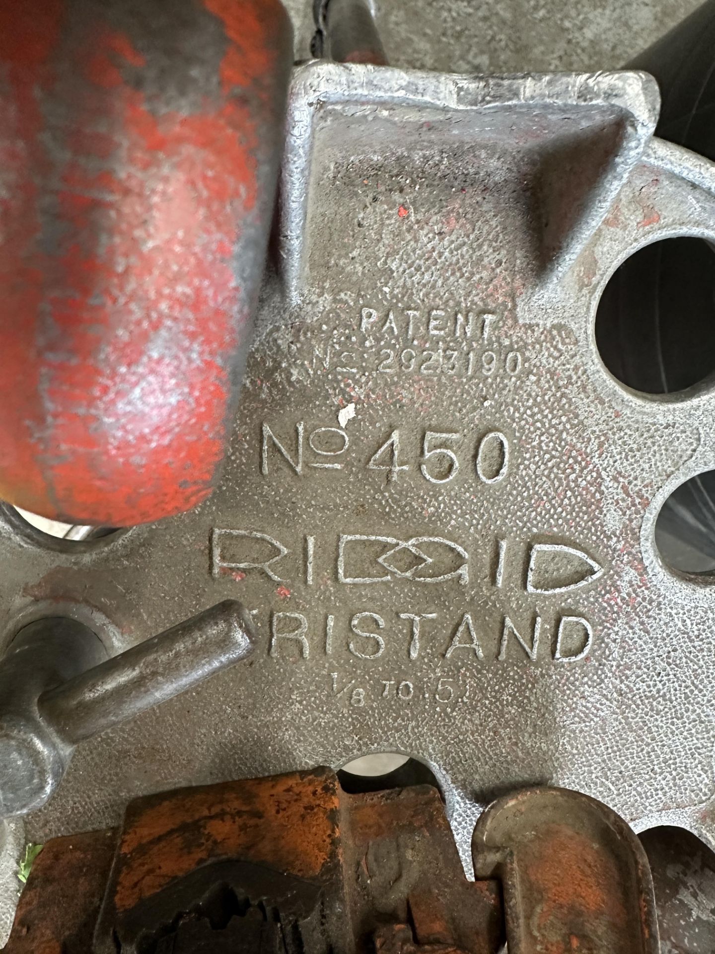 Ridgid 450 Tri Stand with Dies 1/8 to 5 - Image 2 of 3