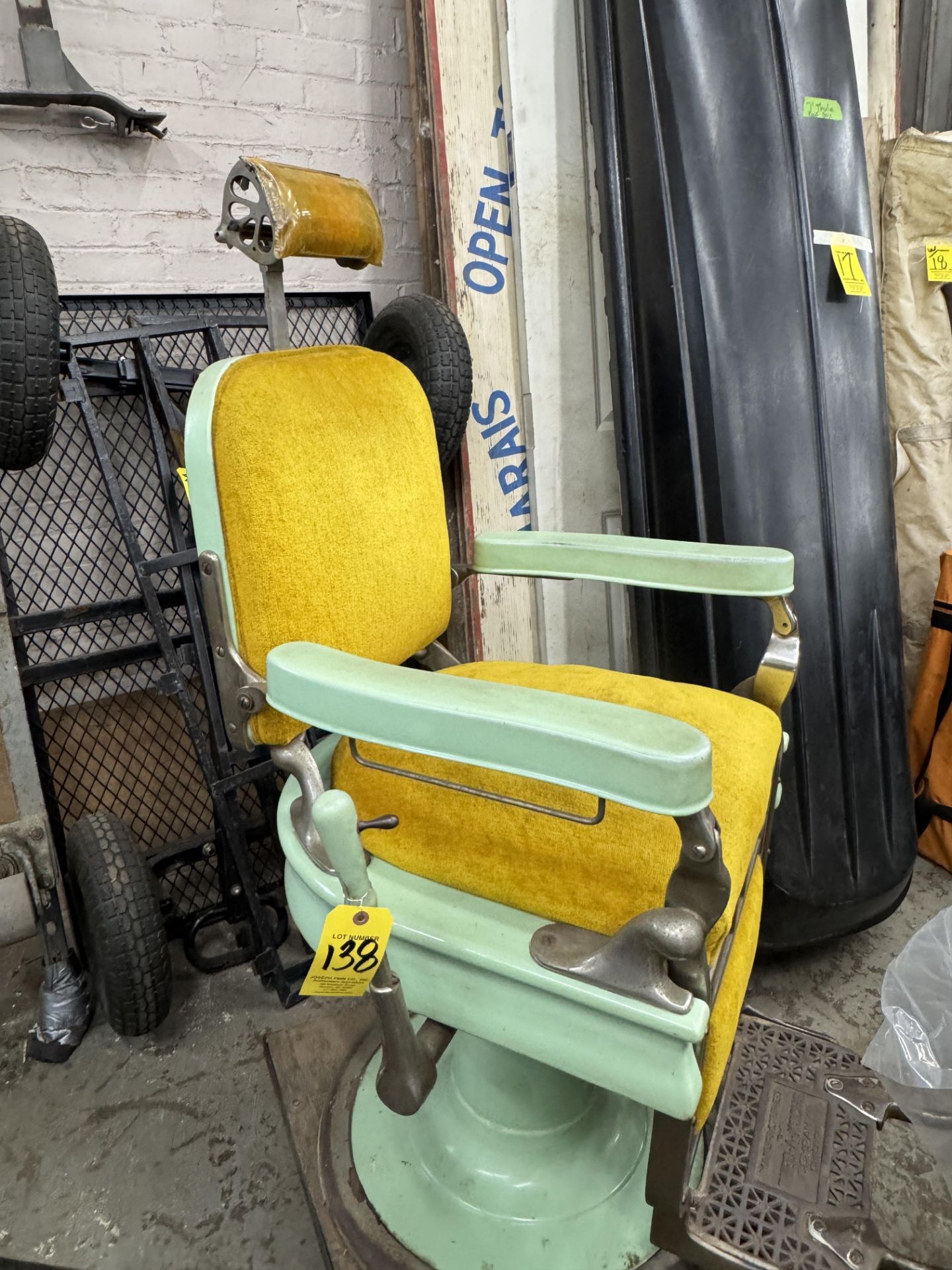 Vintage Barbers Chair - Image 3 of 3