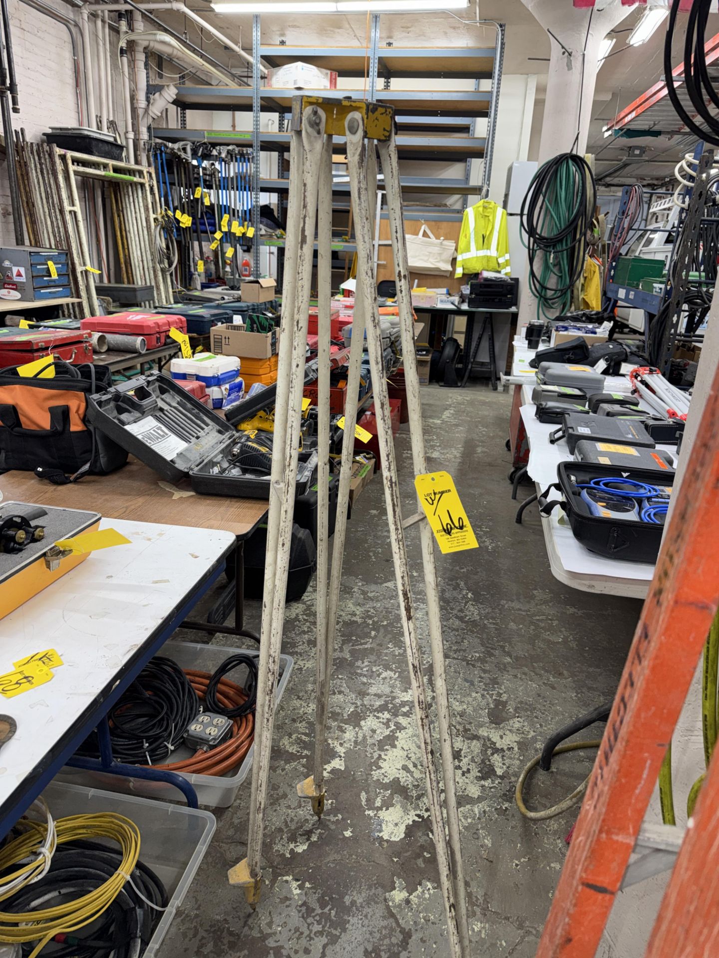 Transit Level #789.46161 w/ Tripod - Image 2 of 2