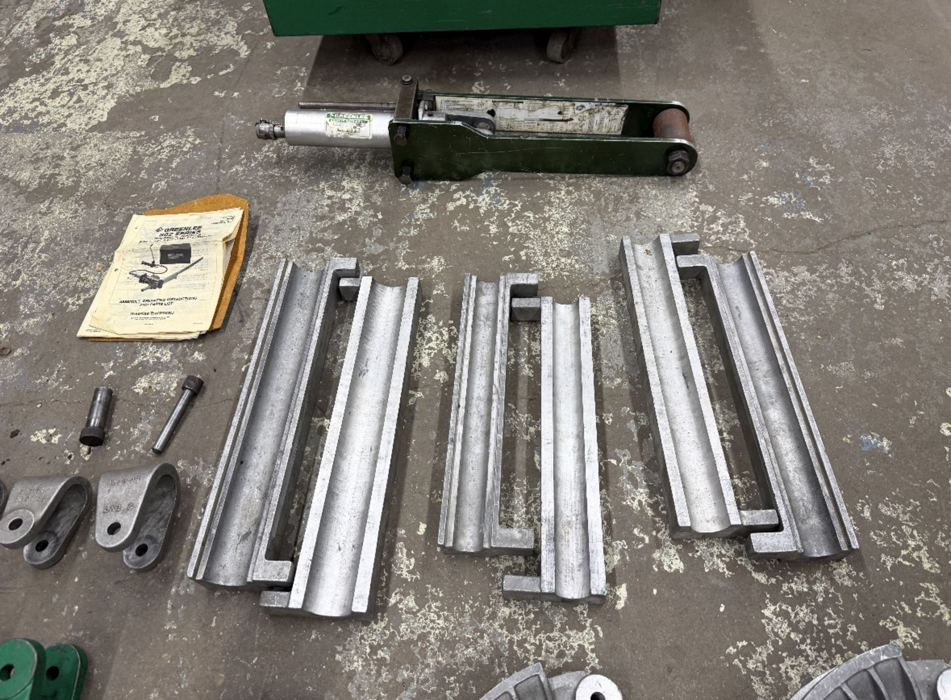 Greenlee Hyd. Pipe Bender 1 1/4", 1.5", 2", w/ Port. Case - Image 6 of 7
