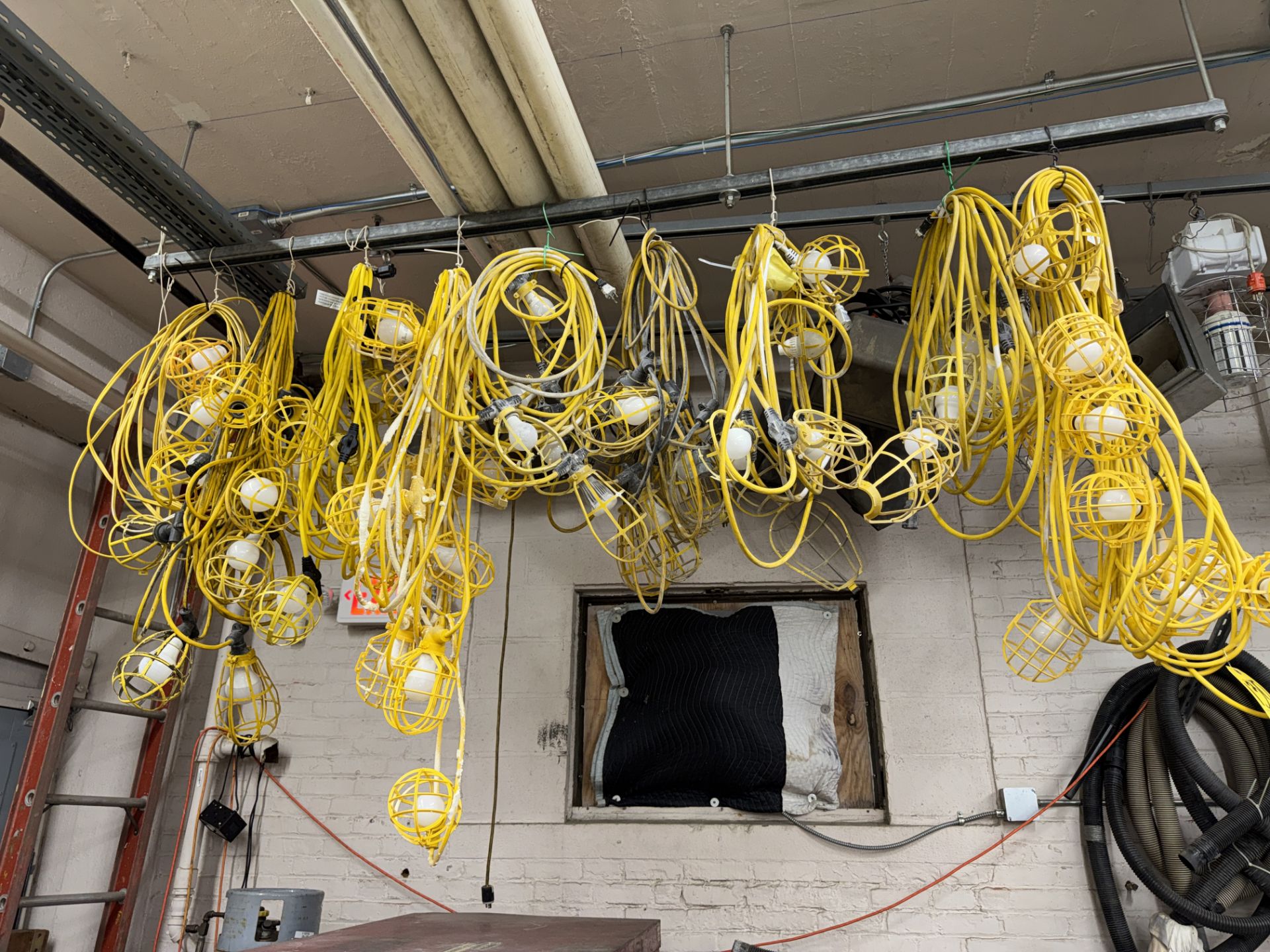 LOT Yellow Plastic Extension Cable Lights