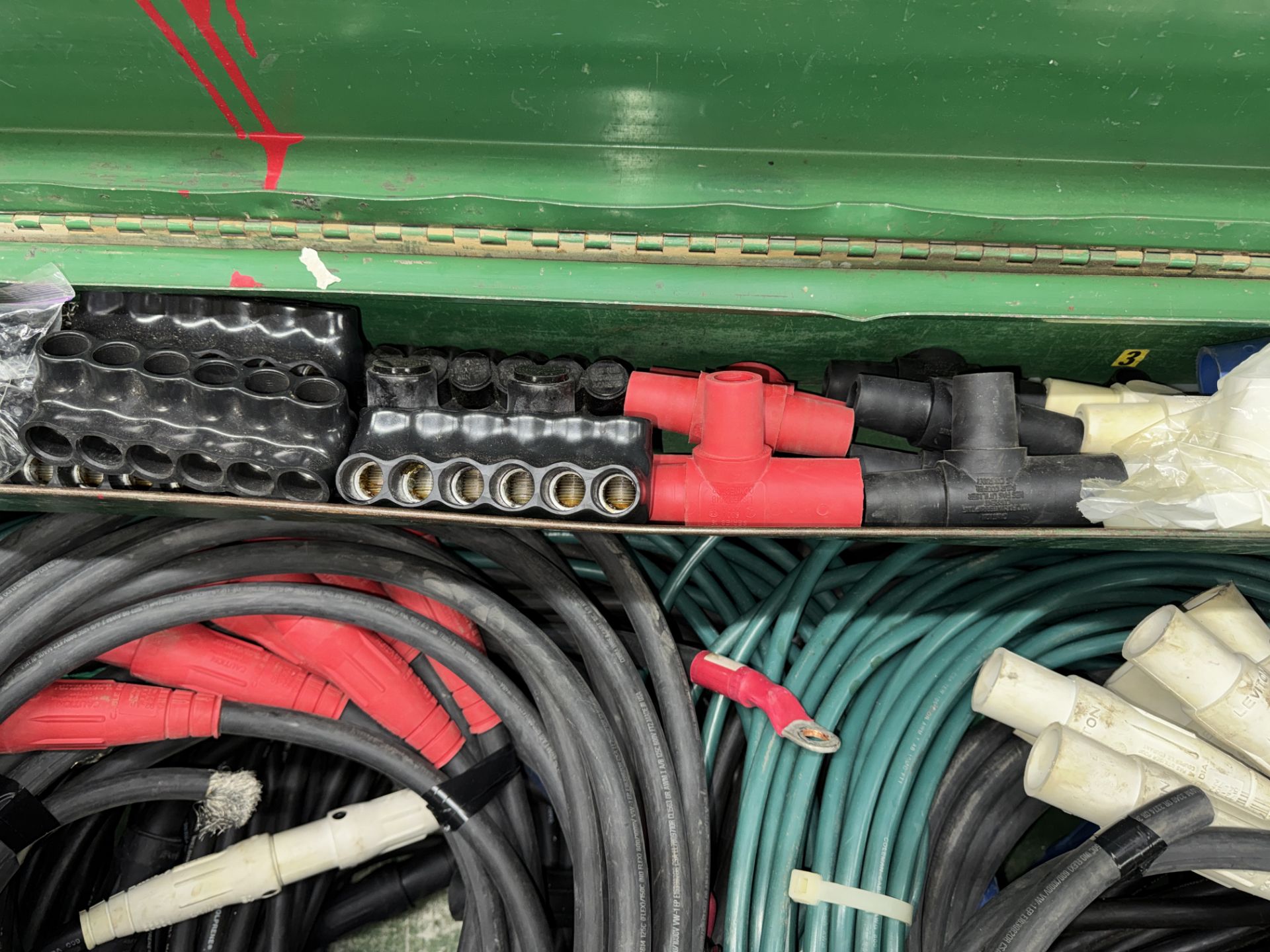 Greenlee #628 Port. Job Box w/ (25) - 4/0 Cam Lock Cables, Cam Lock Connector "T"'s - Image 9 of 11