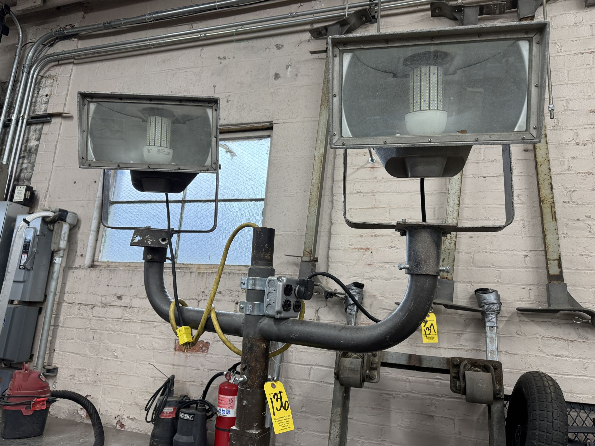 Special Built HD Dual Light Stand